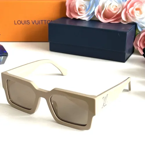 Louis Vuitton AAA Quality Sunglasses #1424207