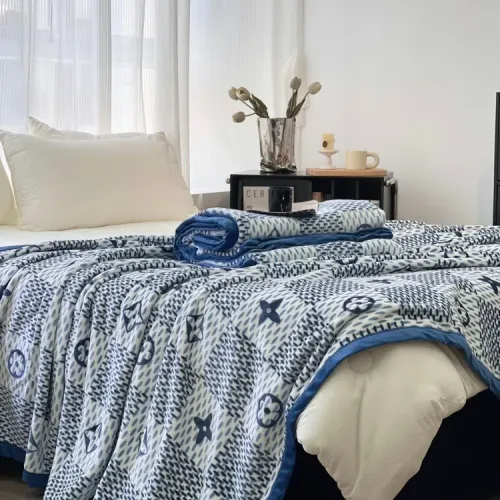 Cheap Louis Vuitton LV Blankett #1424503 Replica Wholesale [$68.00 USD] [ITEM#1424503] on Replica Louis Vuitton LV Blanket