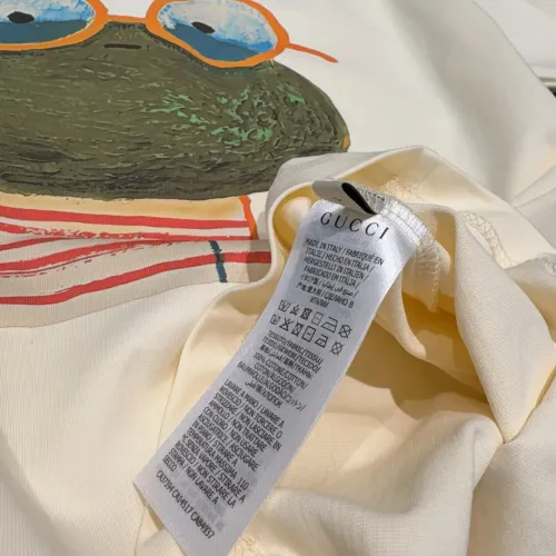 Cheap Gucci T-Shirts Short Sleeved For Unisex #1424601 Replica Wholesale [$34.00 USD] [ITEM#1424601] on Replica Gucci T-Shirts