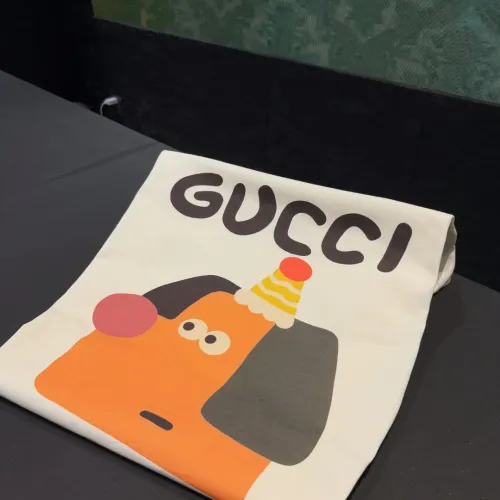 Cheap Gucci T-Shirts Short Sleeved For Unisex #1424603 Replica Wholesale [$34.00 USD] [ITEM#1424603] on Replica Gucci T-Shirts