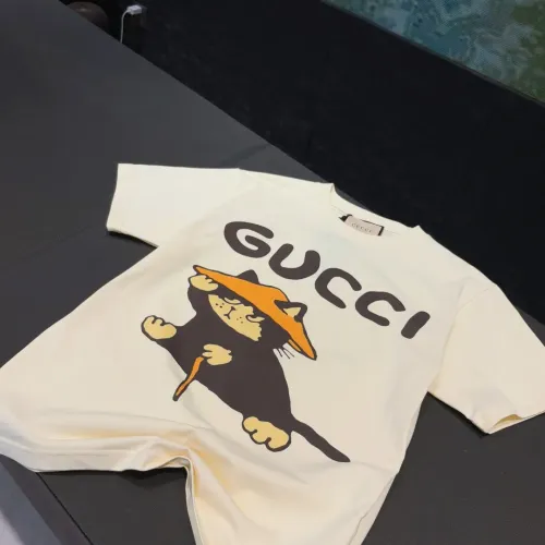 Cheap Gucci T-Shirts Short Sleeved For Unisex #1424605 Replica Wholesale [$34.00 USD] [ITEM#1424605] on Replica Gucci T-Shirts
