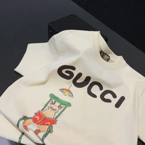 Cheap Gucci T-Shirts Short Sleeved For Unisex #1424609 Replica Wholesale [$34.00 USD] [ITEM#1424609] on Replica Gucci T-Shirts