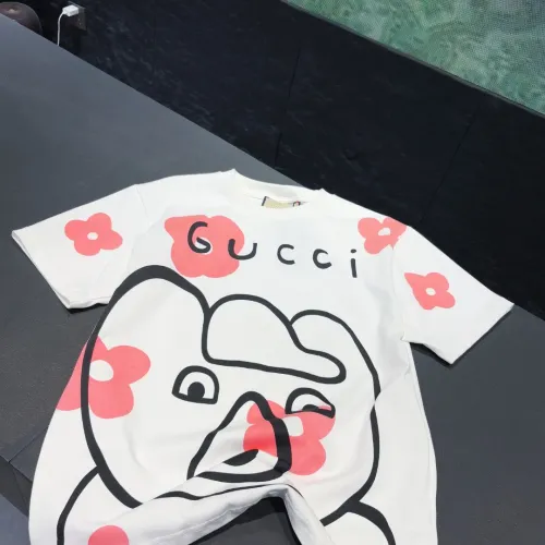 Cheap Gucci T-Shirts Short Sleeved For Unisex #1424619 Replica Wholesale [$34.00 USD] [ITEM#1424619] on Replica Gucci T-Shirts