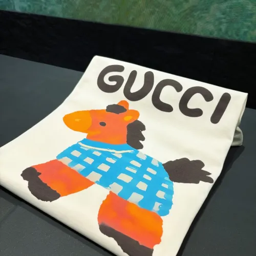 Cheap Gucci T-Shirts Short Sleeved For Unisex #1424624 Replica Wholesale [$34.00 USD] [ITEM#1424624] on Replica Gucci T-Shirts