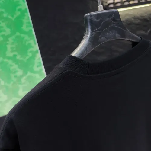 Cheap Gucci T-Shirts Short Sleeved For Unisex #1424636 Replica Wholesale [$34.00 USD] [ITEM#1424636] on Replica Gucci T-Shirts