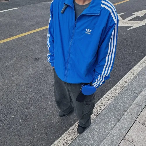 Cheap Adidas Jackets Long Sleeved For Unisex #1424824 Replica Wholesale [$45.00 USD] [ITEM#1424824] on Replica Adidas Jackets