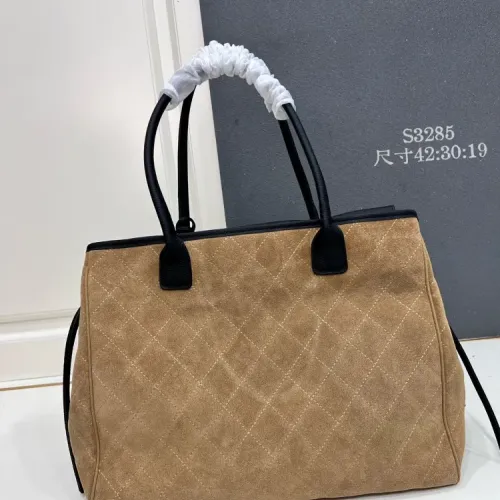 Cheap Chanel AAA Quality Handbags For Women #1425039 Replica Wholesale [$115.00 USD] [ITEM#1425039] on Replica Chanel AAA Quality Handbags