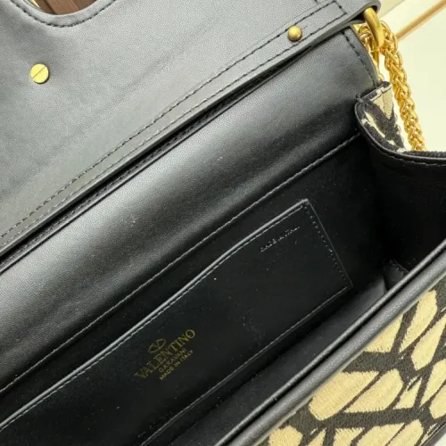 Cheap Valentino AAA Quality Messenger Bags For Women #1425049 Replica Wholesale [$98.00 USD] [ITEM#1425049] on Replica Valentino AAA Quality Messenger Bags
