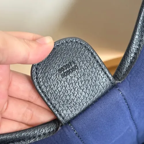 Cheap Gucci AAA Quality Handbags For Women #1425207 Replica Wholesale [$88.00 USD] [ITEM#1425207] on Replica Gucci AAA Quality Handbags