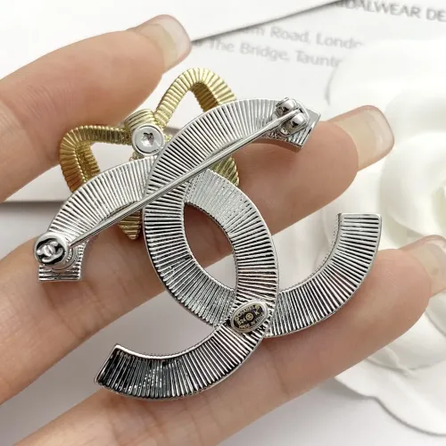 Cheap Chanel Brooches For Women #1425305 Replica Wholesale [$34.00 USD] [ITEM#1425305] on Replica Chanel Brooches