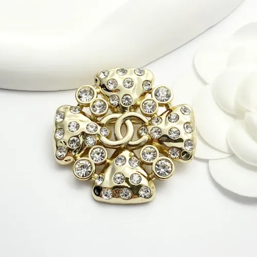 Chanel Brooches For Women #1425307