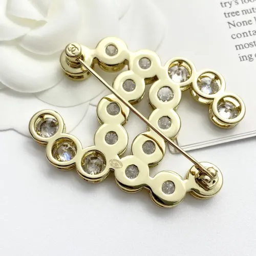 Cheap Chanel Brooches For Women #1425308 Replica Wholesale [$36.00 USD] [ITEM#1425308] on Replica Chanel Brooches