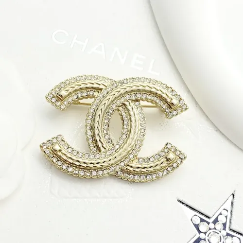 Chanel Brooches For Women #1425309