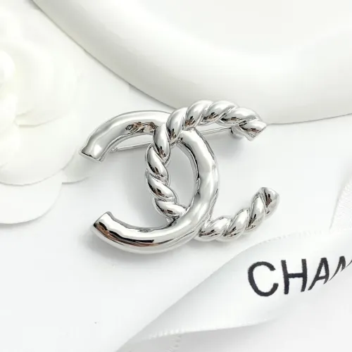 Cheap Chanel Brooches For Women #1425325 Replica Wholesale [$29.00 USD] [ITEM#1425325] on Replica Chanel Brooches