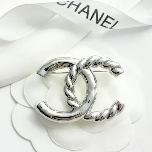 Cheap Chanel Brooches For Women #1425325 Replica Wholesale [$29.00 USD] [ITEM#1425325] on Replica Chanel Brooches