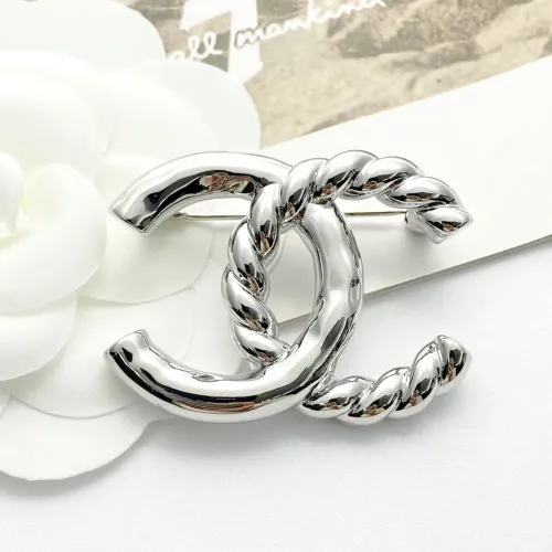 Cheap Chanel Brooches For Women #1425325 Replica Wholesale [$29.00 USD] [ITEM#1425325] on Replica Chanel Brooches
