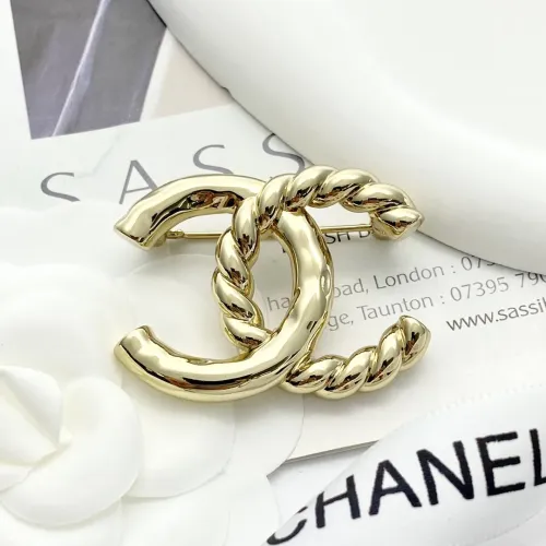 Cheap Chanel Brooches For Women #1425326 Replica Wholesale [$29.00 USD] [ITEM#1425326] on Replica Chanel Brooches