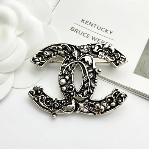 Chanel Brooches For Women #1425329