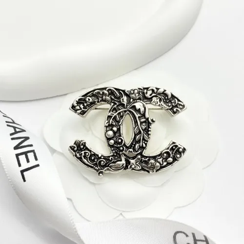 Cheap Chanel Brooches For Women #1425329 Replica Wholesale [$34.00 USD] [ITEM#1425329] on Replica Chanel Brooches