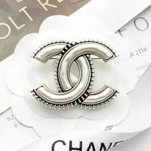 Cheap Chanel Brooches For Women #1425335 Replica Wholesale [$36.00 USD] [ITEM#1425335] on Replica Chanel Brooches