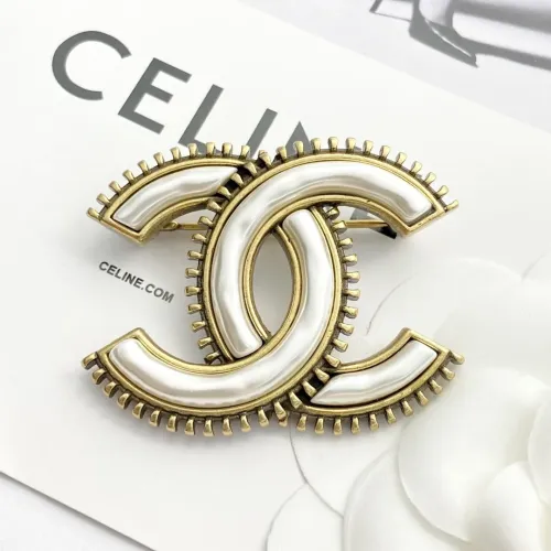 Chanel Brooches For Women #1425336