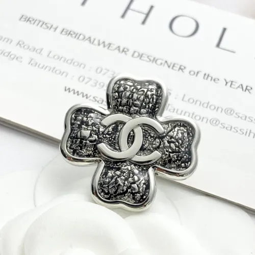 Chanel Brooches For Women #1425339