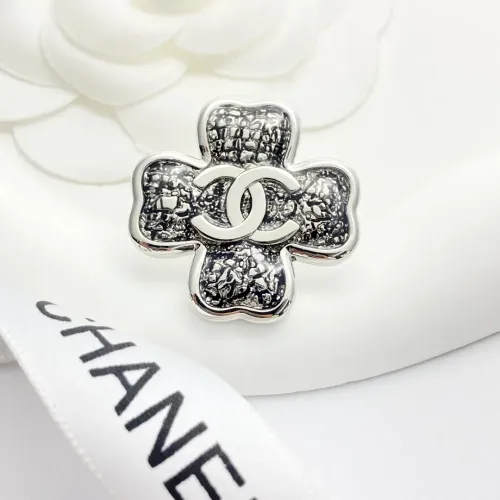 Cheap Chanel Brooches For Women #1425339 Replica Wholesale [$27.00 USD] [ITEM#1425339] on Replica Chanel Brooches