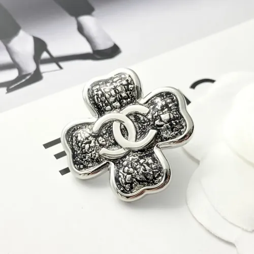 Cheap Chanel Brooches For Women #1425339 Replica Wholesale [$27.00 USD] [ITEM#1425339] on Replica Chanel Brooches
