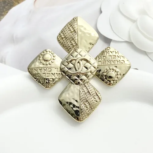 Chanel Brooches For Women #1425379
