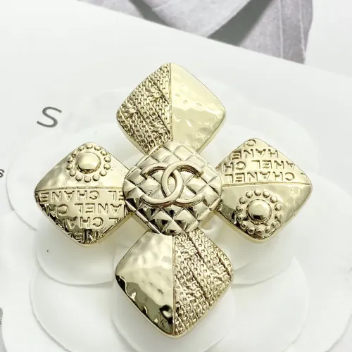 Cheap Chanel Brooches For Women #1425379 Replica Wholesale [$32.00 USD] [ITEM#1425379] on Replica Chanel Brooches
