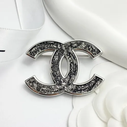 Cheap Chanel Brooches For Women #1425381 Replica Wholesale [$34.00 USD] [ITEM#1425381] on Replica Chanel Brooches