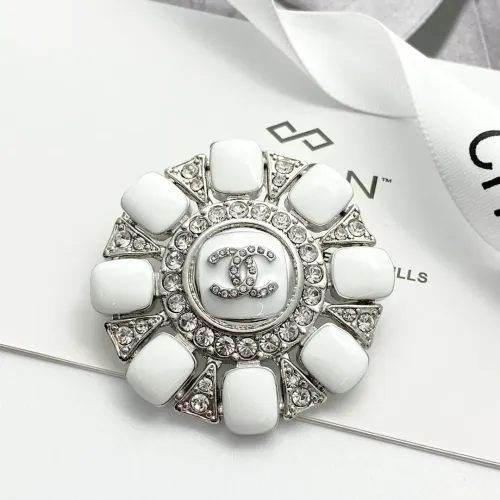 Chanel Brooches For Women #1425383