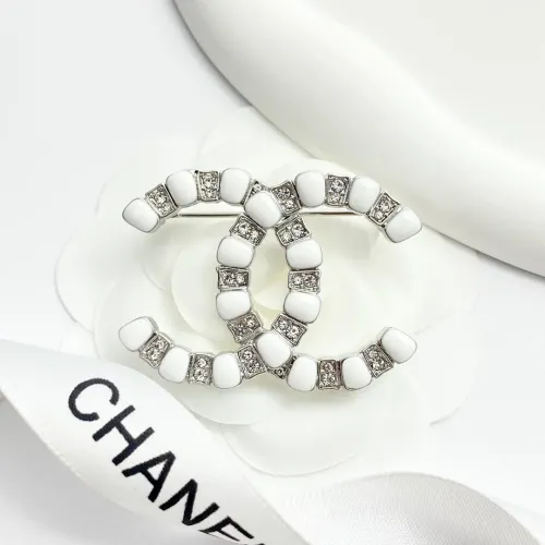 Cheap Chanel Brooches For Women #1425384 Replica Wholesale [$36.00 USD] [ITEM#1425384] on Replica Chanel Brooches