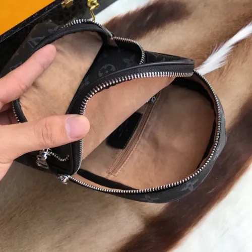 Cheap Louis Vuitton AAA Man Messenger Bags #1425871 Replica Wholesale [$72.00 USD] [ITEM#1425871] on Replica Louis Vuitton AAA Man Messenger Bags