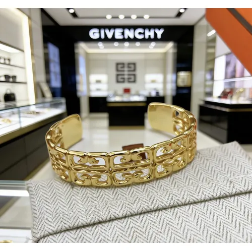 Cheap Givenchy Bracelets #1426140 Replica Wholesale [$42.00 USD] [ITEM#1426140] on Replica Givenchy Bracelets