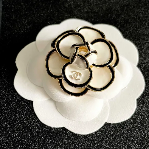 Chanel Brooches For Women #1426272