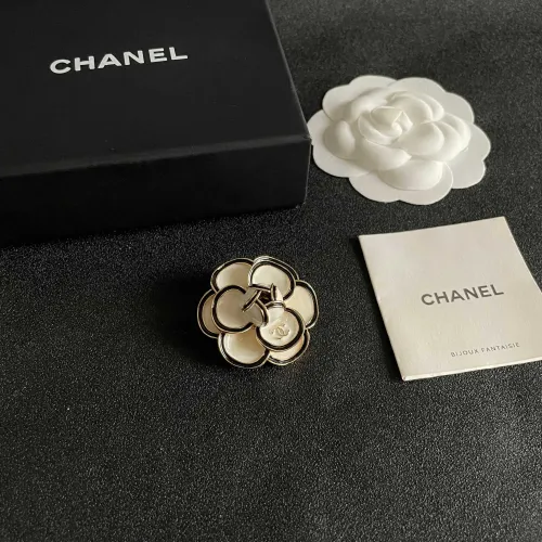 Cheap Chanel Brooches For Women #1426272 Replica Wholesale [$27.00 USD] [ITEM#1426272] on Replica Chanel Brooches