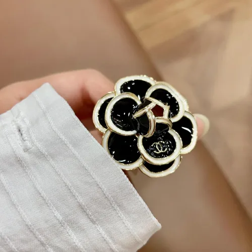 Cheap Chanel Brooches For Women #1426273 Replica Wholesale [$27.00 USD] [ITEM#1426273] on Replica Chanel Brooches