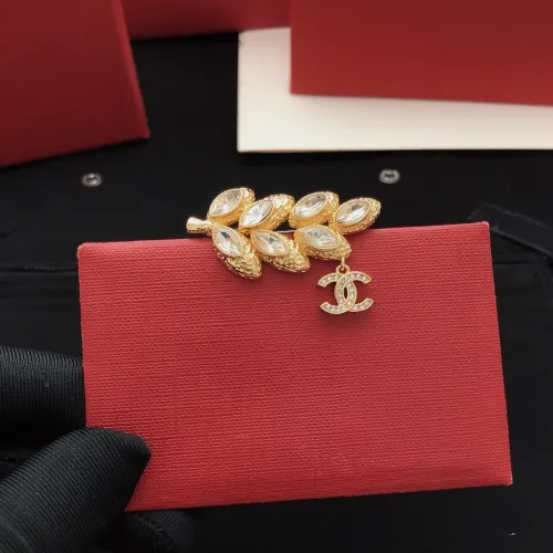 Cheap Chanel Brooches For Women #1426320 Replica Wholesale [$29.00 USD] [ITEM#1426320] on Replica Chanel Brooches