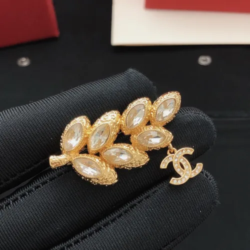 Cheap Chanel Brooches For Women #1426320 Replica Wholesale [$29.00 USD] [ITEM#1426320] on Replica Chanel Brooches