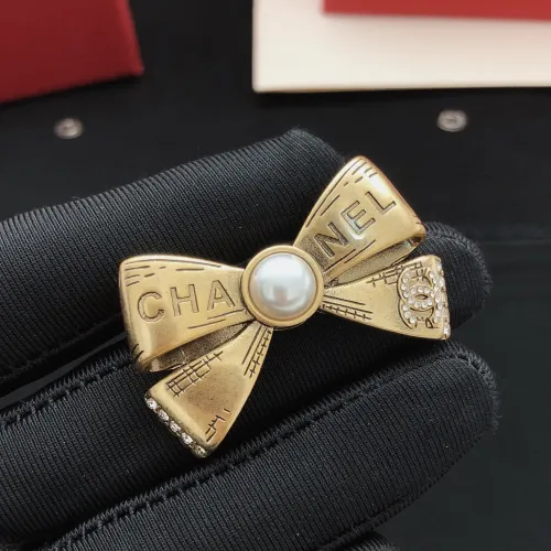 Cheap Chanel Brooches For Women #1426323 Replica Wholesale [$29.00 USD] [ITEM#1426323] on Replica Chanel Brooches