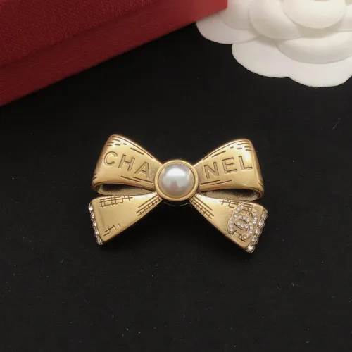 Cheap Chanel Brooches For Women #1426323 Replica Wholesale [$29.00 USD] [ITEM#1426323] on Replica Chanel Brooches
