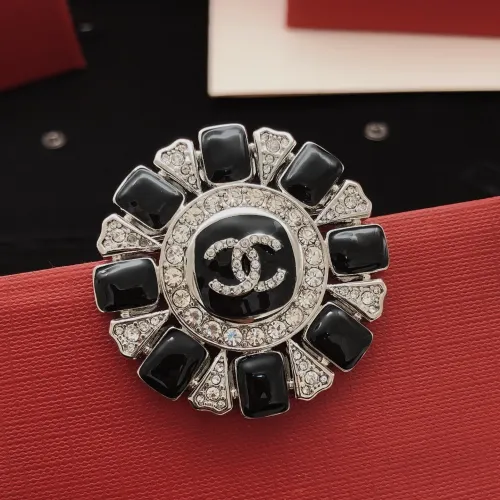 Chanel Brooches For Women #1426332