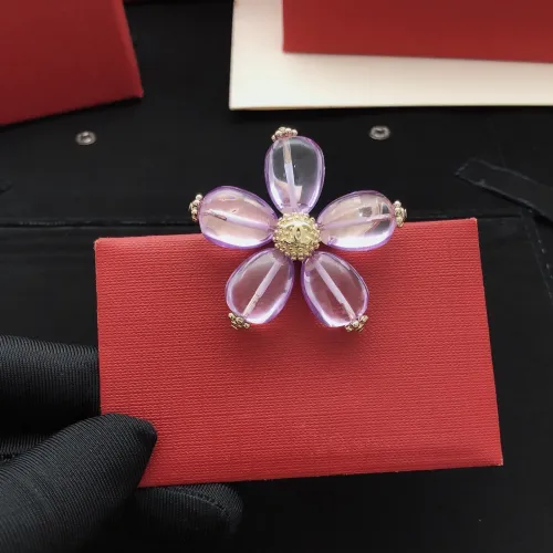 Cheap Chanel Brooches For Women #1426334 Replica Wholesale [$29.00 USD] [ITEM#1426334] on Replica Chanel Brooches