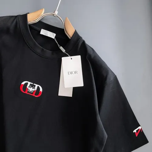 Cheap Christian Dior T-Shirts Short Sleeved For Unisex #1426673 Replica Wholesale [$42.00 USD] [ITEM#1426673] on Replica Christian Dior T-Shirts