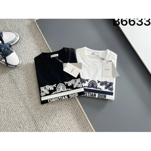 Cheap Christian Dior T-Shirts Short Sleeved For Unisex #1426674 Replica Wholesale [$42.00 USD] [ITEM#1426674] on Replica Christian Dior T-Shirts