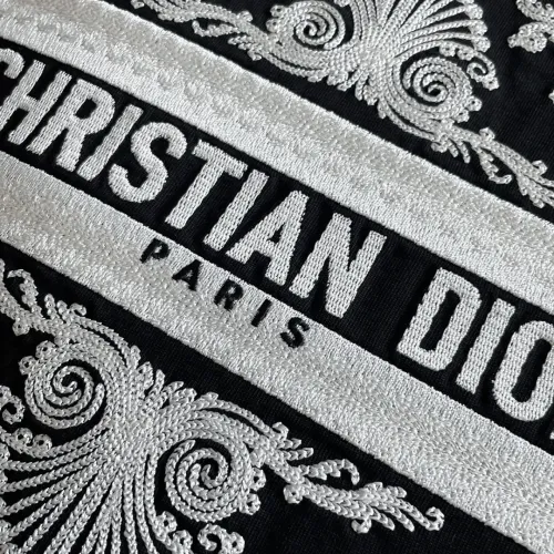 Cheap Christian Dior T-Shirts Short Sleeved For Unisex #1426675 Replica Wholesale [$42.00 USD] [ITEM#1426675] on Replica Christian Dior T-Shirts