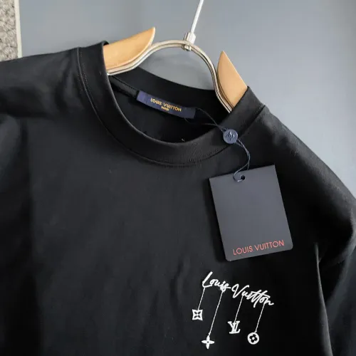 Cheap Louis Vuitton LV T-Shirts Short Sleeved For Unisex #1426701 Replica Wholesale [$42.00 USD] [ITEM#1426701] on Replica Louis Vuitton LV T-Shirts