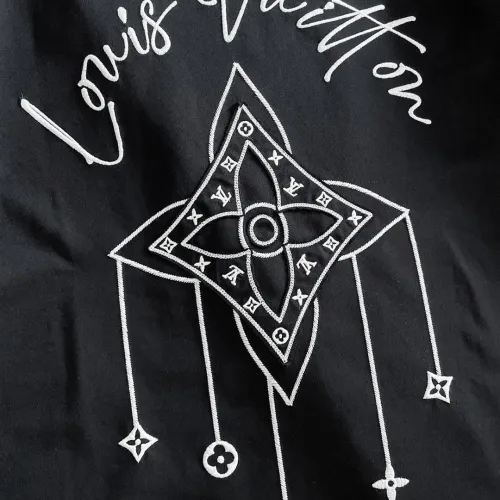 Cheap Louis Vuitton LV T-Shirts Short Sleeved For Unisex #1426701 Replica Wholesale [$42.00 USD] [ITEM#1426701] on Replica Louis Vuitton LV T-Shirts