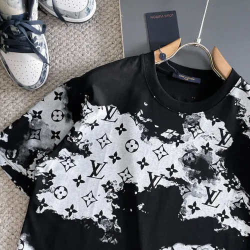 Cheap Louis Vuitton LV T-Shirts Short Sleeved For Unisex #1426707 Replica Wholesale [$42.00 USD] [ITEM#1426707] on Replica Louis Vuitton LV T-Shirts